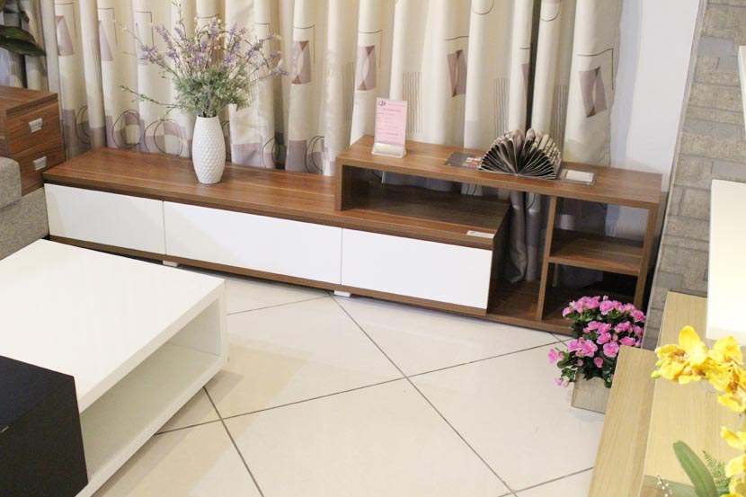 Kệ gỗ tivi phòng khách đẹp hiện đại có mang lại vẻ sang trọng cho ngôi nhà của bạn