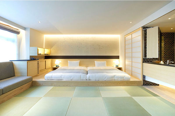 Với gỗ trang trí phòng ngủ kiểu Nhật, không gian phòng ngủ sẽ được thiết kế đơn giản, nhẹ nhàng mà vẫn hiện đại. Hãy tạo nên không gian sống độc đáo và thư giãn bằng cách đón nhận phong cách thiết kế phòng ngủ kiểu Nhật Bản trong năm