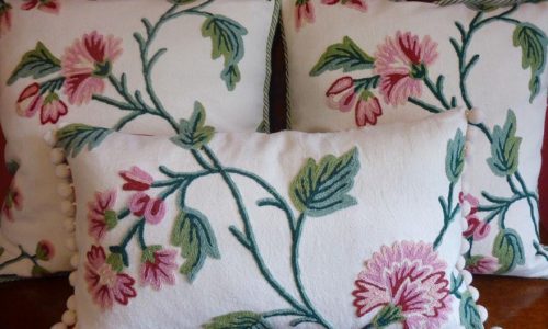 Mách bạn mẹo vệ sinh đồ nội thất bằng len sạch trong nháy mắt