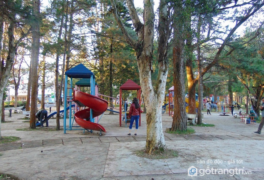 NHÀ THIẾU NHI ĐÀ LẠT - ĐỊA ĐIỂM CHỤP ẢNH ĐANG LÀM GIỚI TRẺ PHÁT SỐT &MDASH; GỖ TRANG TRÍ