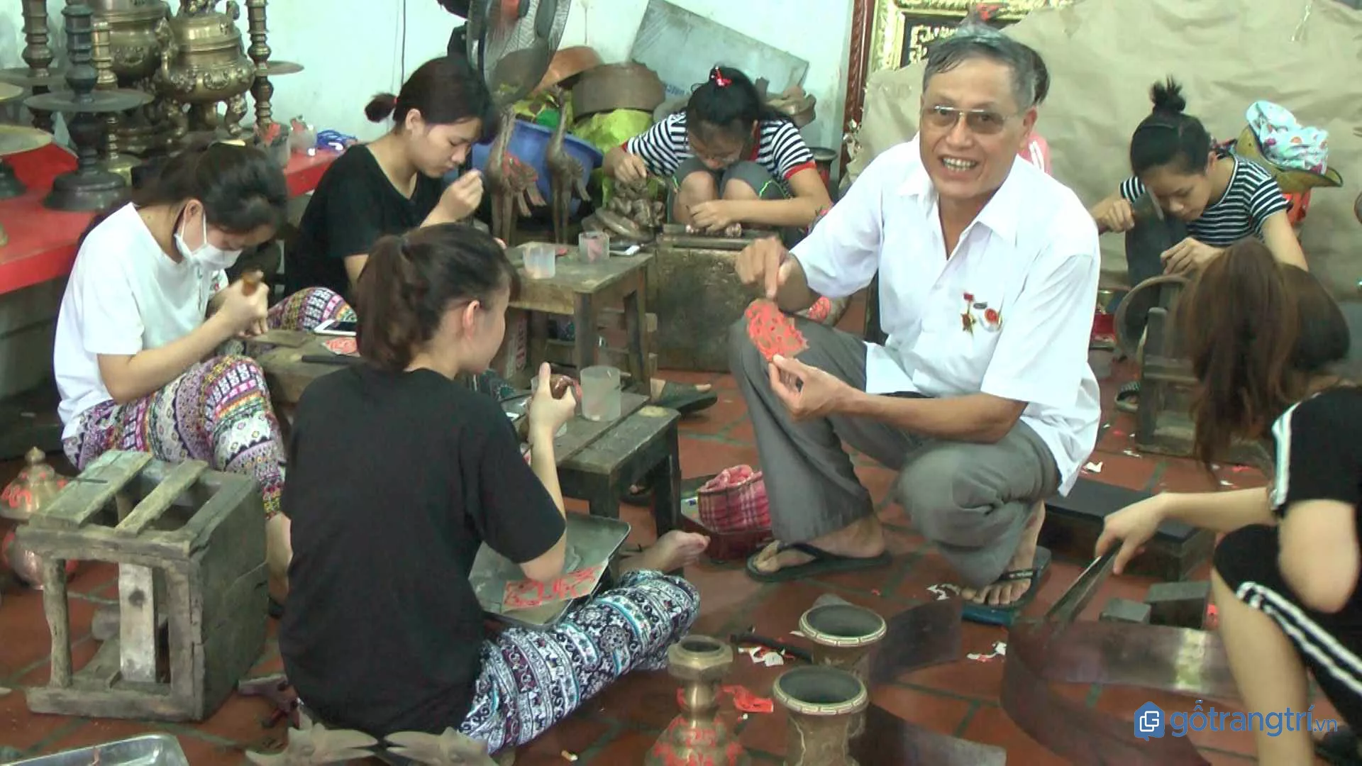 https://gotrangtri.vn/wp-content/uploads/2018/05/lang-nghe-dai-bai-2.jpg.webp