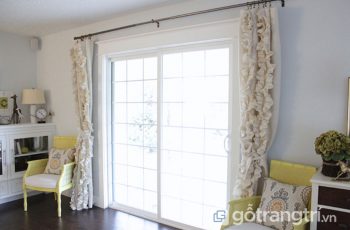 Mẫu rèm cửa sổ độc đáo đã xua tan đi sự đơn điệu cho ngôi nhà