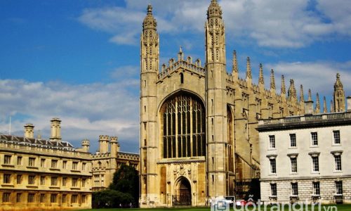 Thu hút với kiến trúc tuyệt đẹp của trường đại học Cambridge