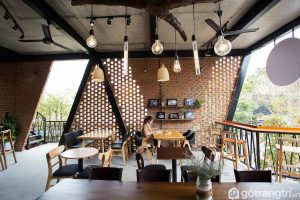 Mưa Coffee shop- kiến trúc hòa trộn giữa đường phố và trong nhà