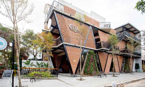 Mưa Coffee shop- kiến trúc hòa trộn giữa đường phố và trong nhà