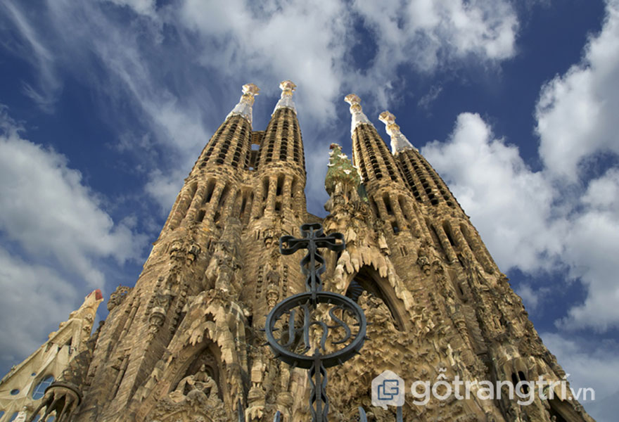 Nhà thờ Sagrada Familia &#8211; Công trình kiến trúc vĩ đại nhất Tây Ban Nha