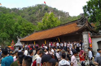 Lễ hội Chùa Thầy - Lễ hội truyền thống của du lịch văn hóa tâm linh