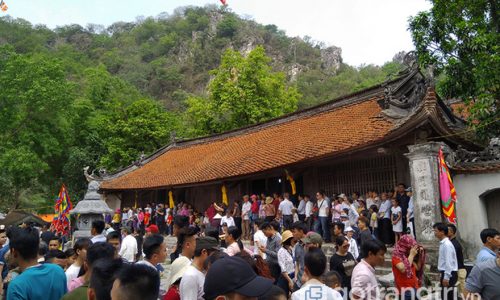 Lễ hội Chùa Thầy - Lễ hội truyền thống của du lịch văn hóa tâm linh