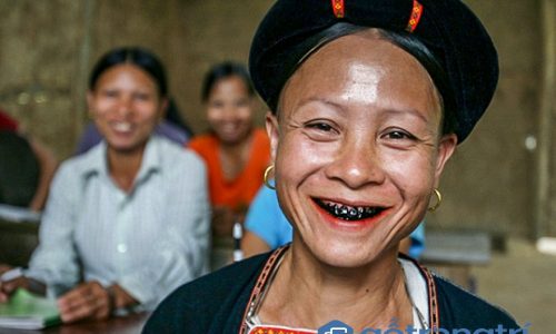 Độc đáo phong tục nhuộm răng đen của phụ nữ người Lự ở Lai Châu