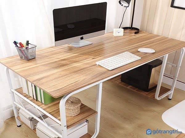 Bàn làm việc bằng gỗ thông có rất nhiều ưu điểm
