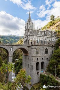 KHÁM PHÁ NHÀ THỜ LAS LAJAS – NHÀ THỜ ĐẸP VÀ BÍ ẨN NHẤT THẾ GIỚI &MDASH; GỖ TRANG TRÍ