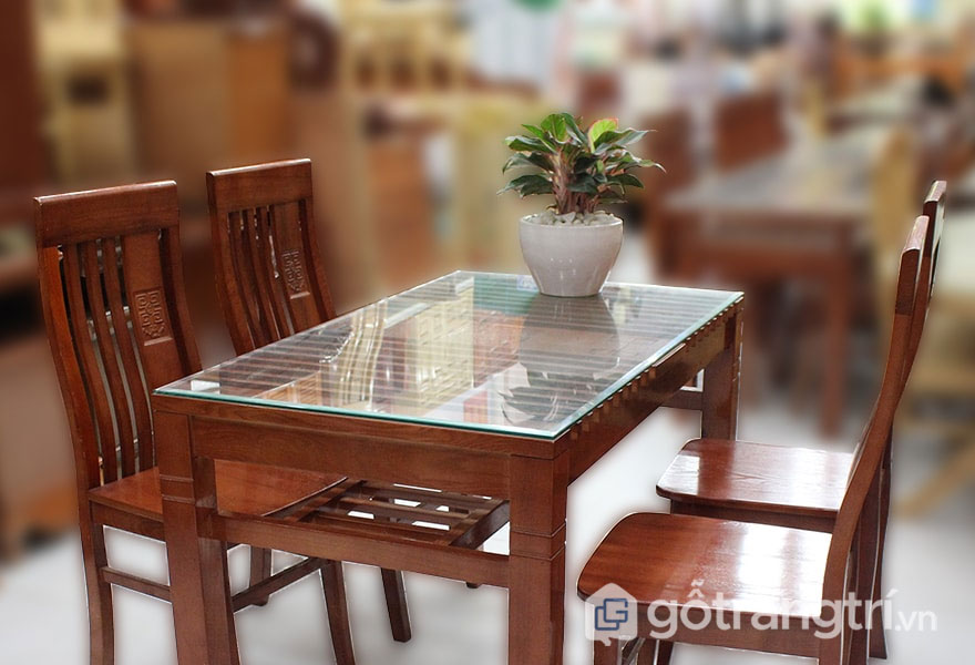 Bàn ăn 4 ghế gỗ sồi: Hình vuông Bàn ăn 4 ghế gỗ sồi: Hình vuông