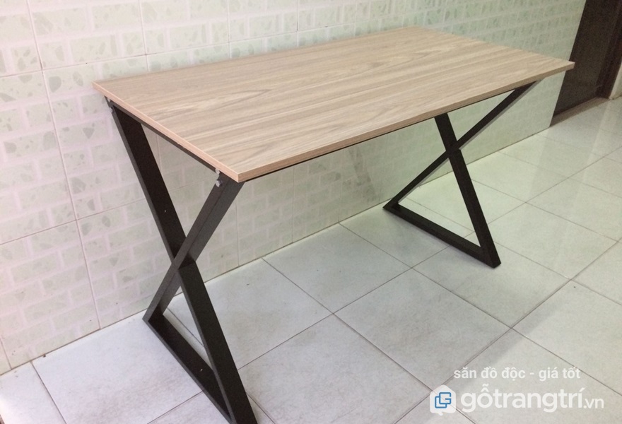 Bàn làm việc xếp thông minh thích hợp trong phòng diện tích hẹp