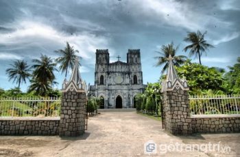 Nhà thờ Mằng Lăng - Công trình kiến trúc 100 năm tuổi tại Phú Yên