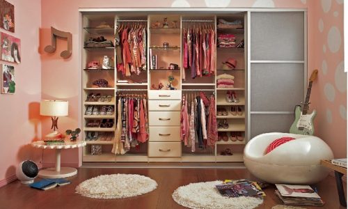 Bật mí những cách sắp xếp tủ quần áo gọn gàng cho bé yêu nhà bạn