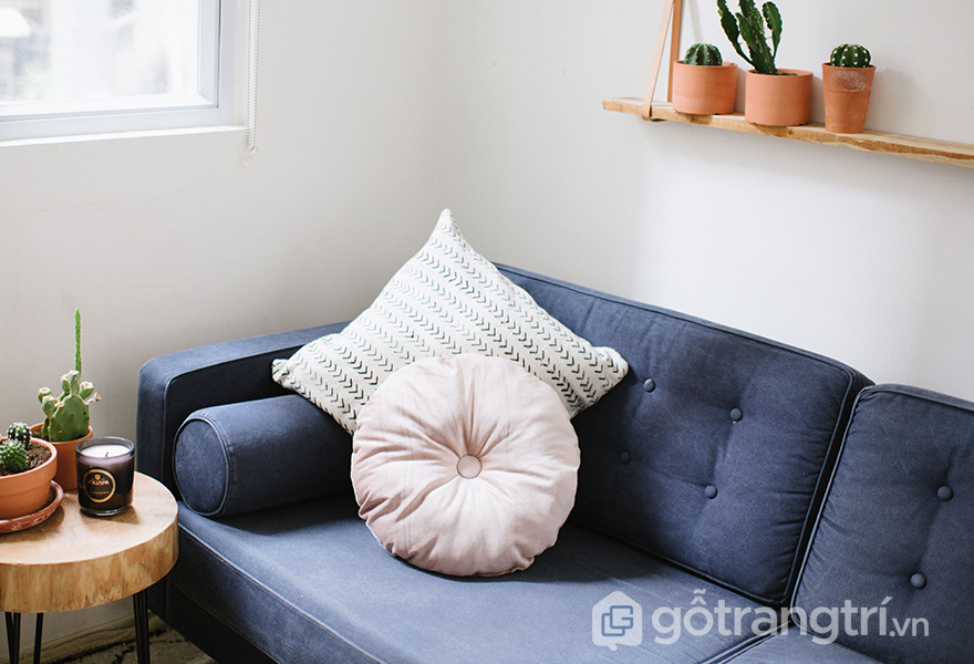 Gối tựa tròn mang lại giá trị thẩm mỹ cao cho căn phòng