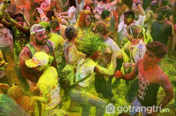 Lễ hội ném bột tại Hà Nội - Lễ hội sắc màu Holi đặc trưng của Ấn Độ