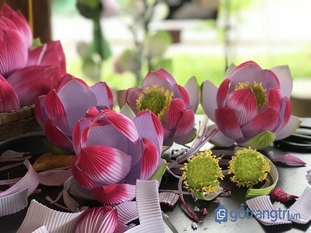 RỰC RỠ SẮC MÀU TẠI LÀNG NGHỀ HOA GIẤY THANH TIÊN 400 NĂM Ở HUẾ &MDASH; GỖ TRANG TRÍ