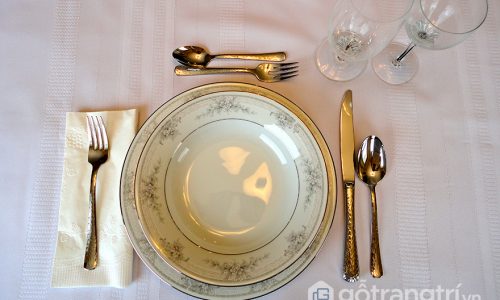 Nghệ thuật bài trí bàn ăn kiểu Pháp lãng mạn – bạn đã biết?