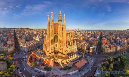Tuyệt tác thánh đường Sagrada Familia xây dựng 130 năm vẫn chưa xong