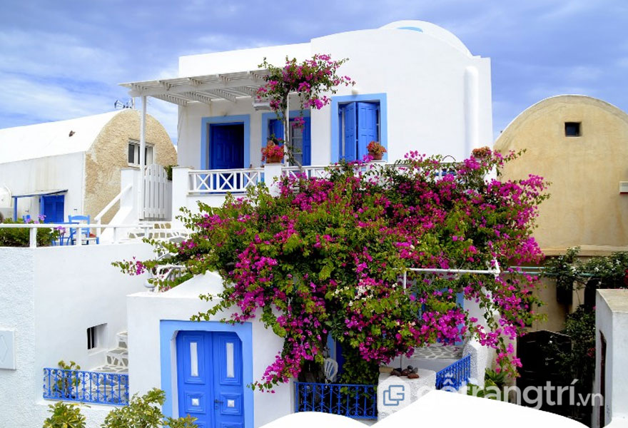 Những ngôi nhà với lối kiến trúc mái vòm của Santorini (Ảnh: Flickr.com)