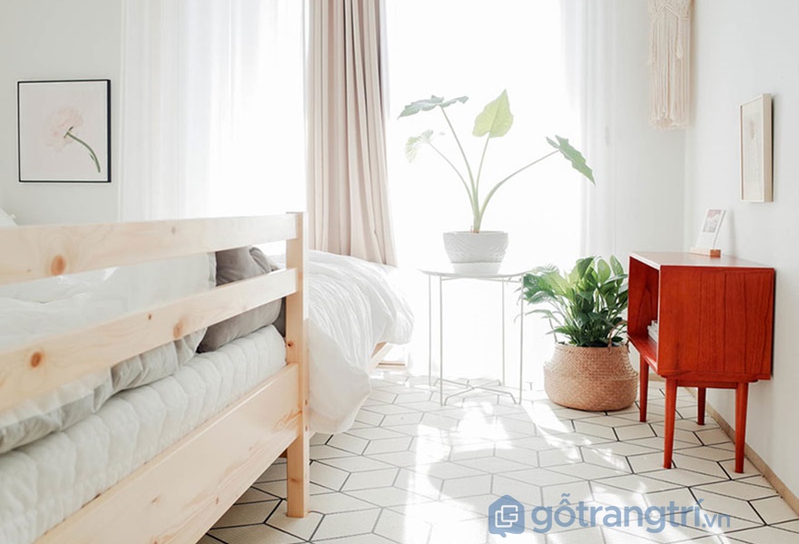 CĂN HỘ ĐƯỢC TRANG TRÍ NỘI THẤT THEO MÙA - 365 NGÀY ĐẦY HƯƠNG THƠM — GỖ TRANG TRÍ TRANG TRÍ NỘI THẤT PHÒNG NGỦ TÔNG MÀU TRẮNG CHỦ ĐẠO (NGUỒN: NOITHATHOMEXINH)