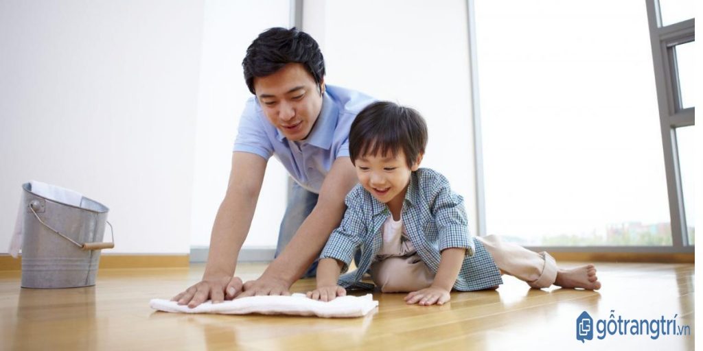 5 MẸO DỌN NHÀ ĐÓN TẾT CỰC KỲ NHANH VÀ HIỆU QUẢ CHO GIA ĐÌNH BẬN RỘN — GỖ TRANG TRÍ DỌN NHÀ ĐÓN TẾT GIÚP CÁC THÀNH VIÊN TRONG GIA ĐÌNH CÓ THÊM THỜI GIAN BÊN NHAU. (ẢNH: INTERNET)