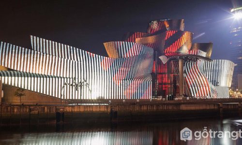 Kiến trúc tuyệt đẹp của bảo tàng Guggenheim Bilbao ở Tây Ban Nha