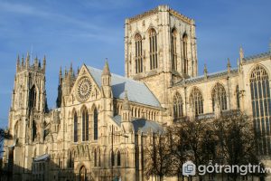 Nhà thờ York Minster là một trong những nhà thờ có kiến trúc nổi bật tráng lệ nhất thế giới - Ảnh Internet