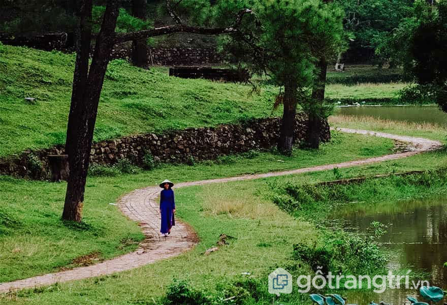 Lăng Gia Long thu hút mọi ánh nhìn với vẻ đẹp kiến trúc nguyên sơ