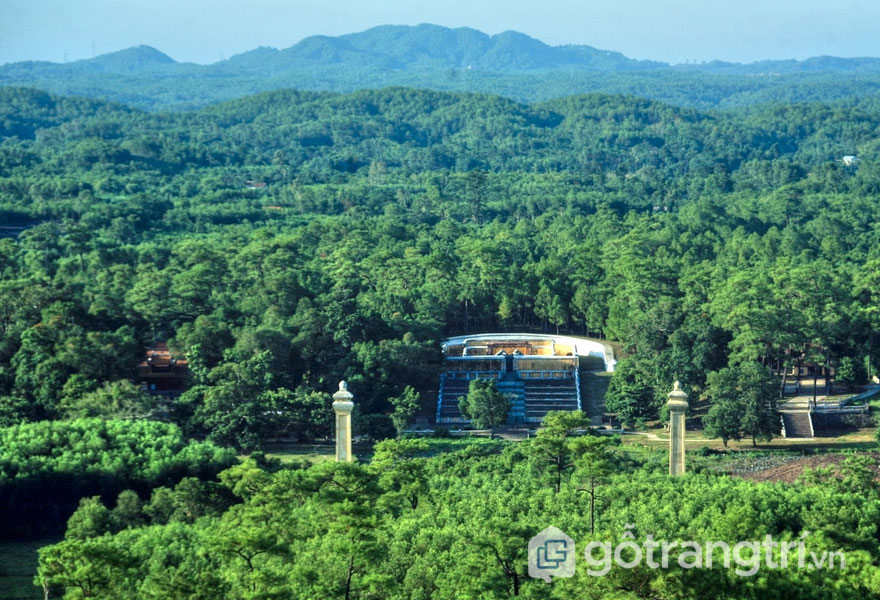 Lăng Gia Long thu hút mọi ánh nhìn với vẻ đẹp kiến trúc nguyên sơ