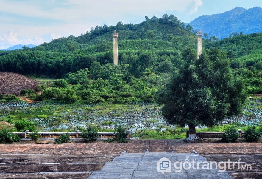 Lăng Gia Long thu hút mọi ánh nhìn với vẻ đẹp kiến trúc nguyên sơ