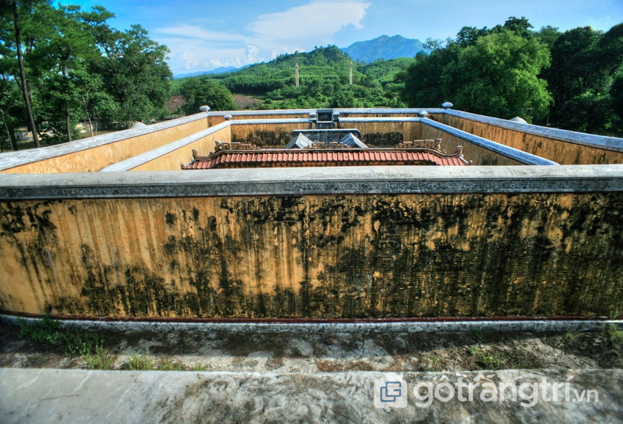 Lăng Gia Long thu hút mọi ánh nhìn với vẻ đẹp kiến trúc nguyên sơ