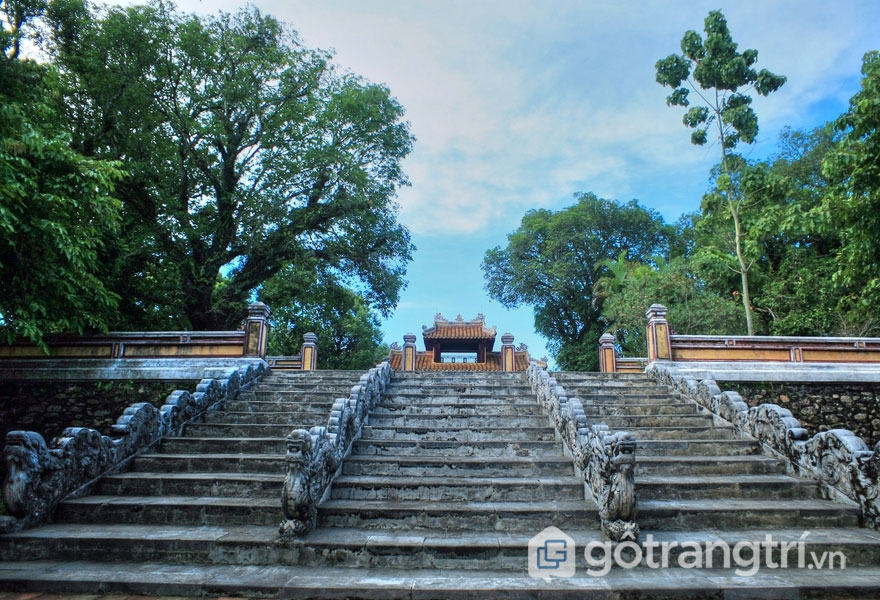 Lăng Gia Long thu hút mọi ánh nhìn với vẻ đẹp kiến trúc nguyên sơ