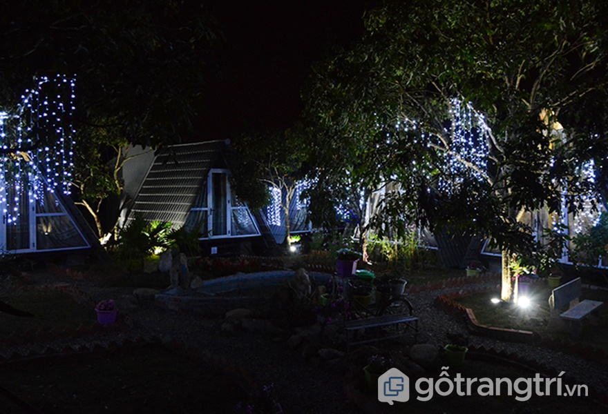 Không gian tại Làng homestay Mộc Châu vào ban đêm (ảnh internet)