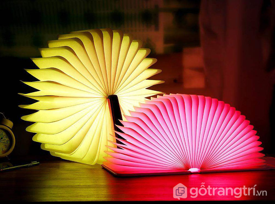 DEN-DE-BAN-HINH-CUON-SACH-VO-GO-GHO-2102