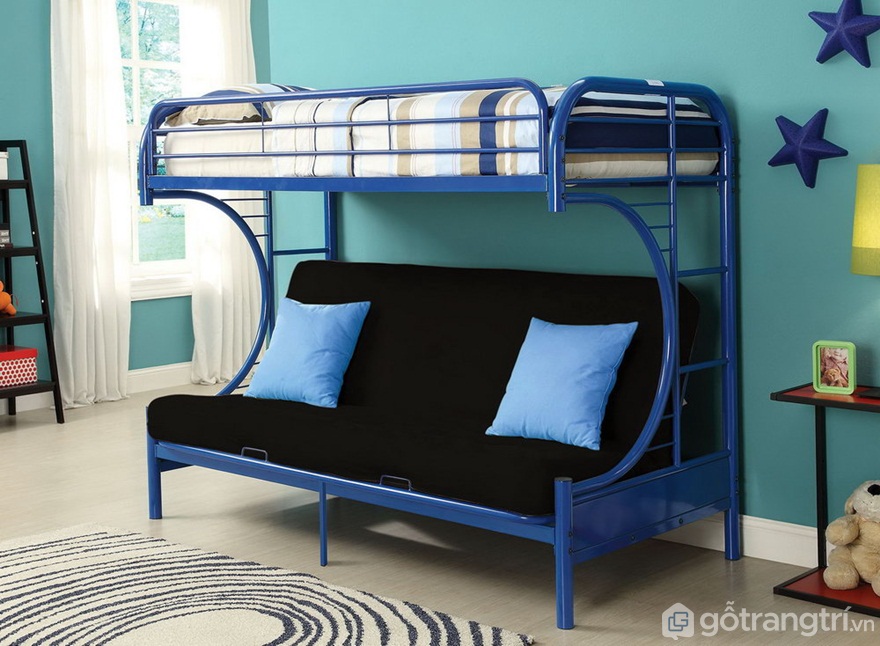 Chiếc giường tầng màu xanh này thiết kế khá thú vị khi tầng dưới được thiết kế theo kiểu ghế sofa dài, tầng tầng trên là giường ngủ - Ảnh: Internet Chiếc giường tầng màu xanh này thiết kế khá thú vị khi tầng dưới được thiết kế theo kiểu ghế sofa dài, tầng tầng trên là giường ngủ - Ảnh: Internet