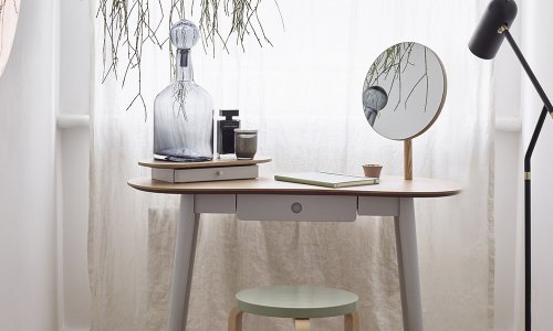 cách bố trí bàn trang điểm trong phòng ngủ