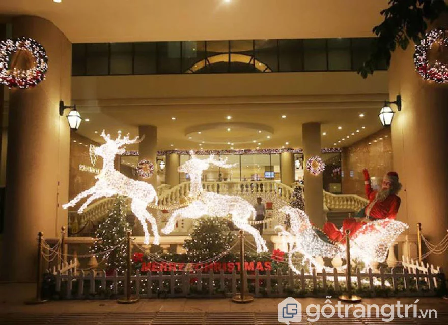 Trang trí giáng sinh cho cửa hàng