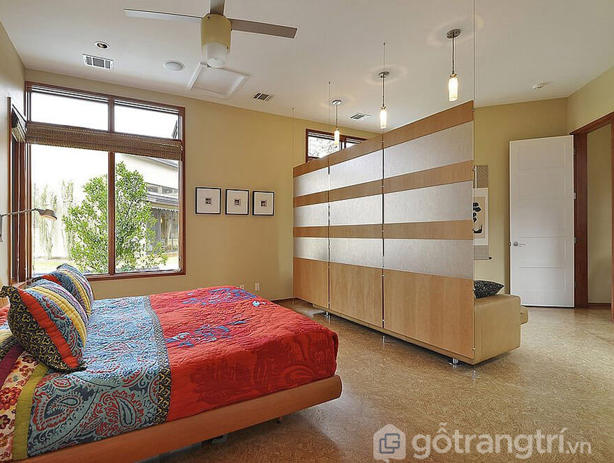 vách ngăn nhựa giả gỗ