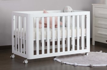 Quây cũi có bánh xe tiện lợi