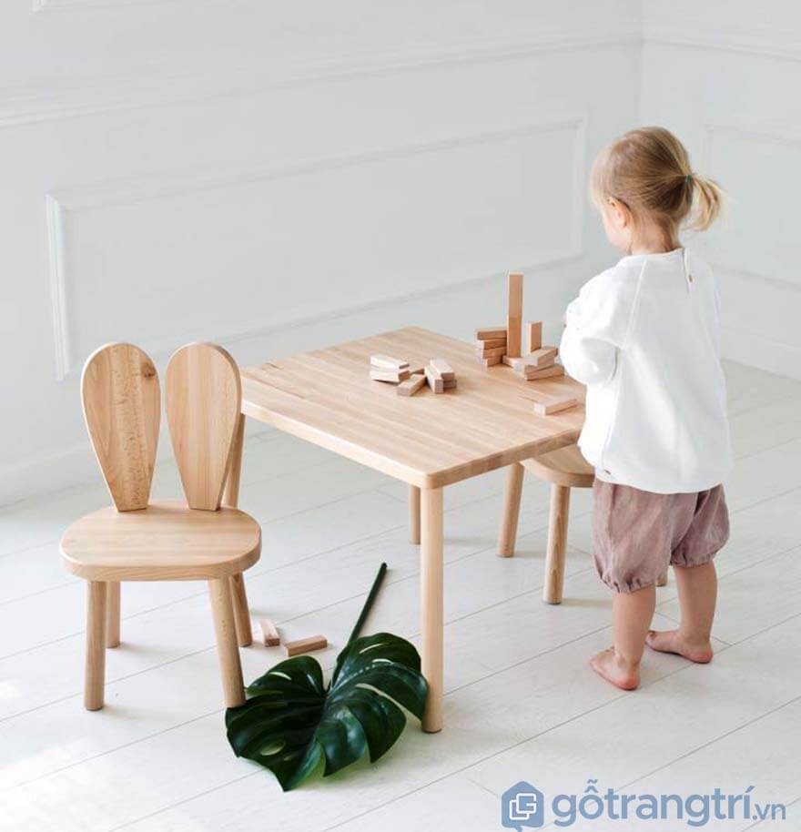 Bộ bàn ghế gỗ cho bé
