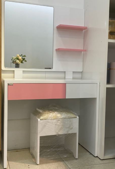 Bàn trang điểm GHS-4118