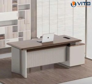 bàn làm việc của giám đốc