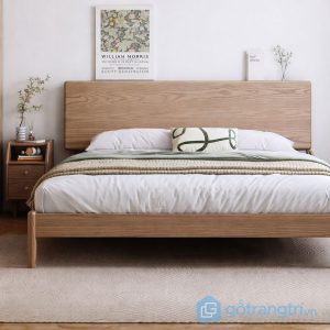 1 giường ngủ hiện đại có kệ đầu giường