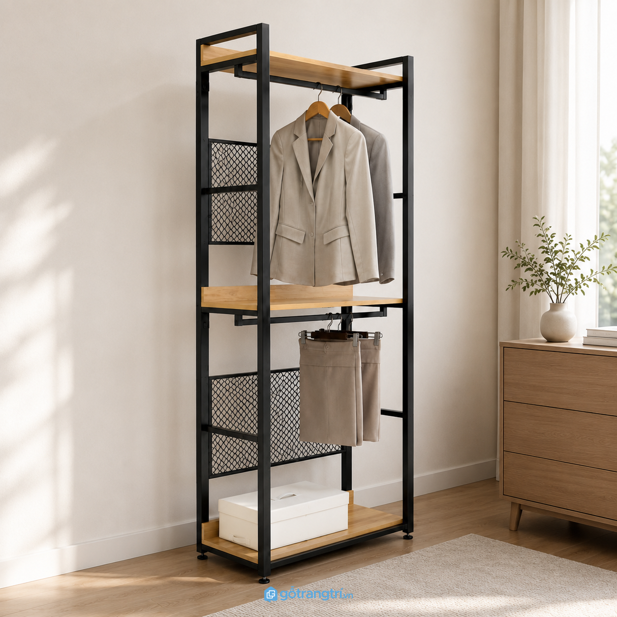Khung sắt bền chắc kết hợp mặt gỗ đẹp mắt