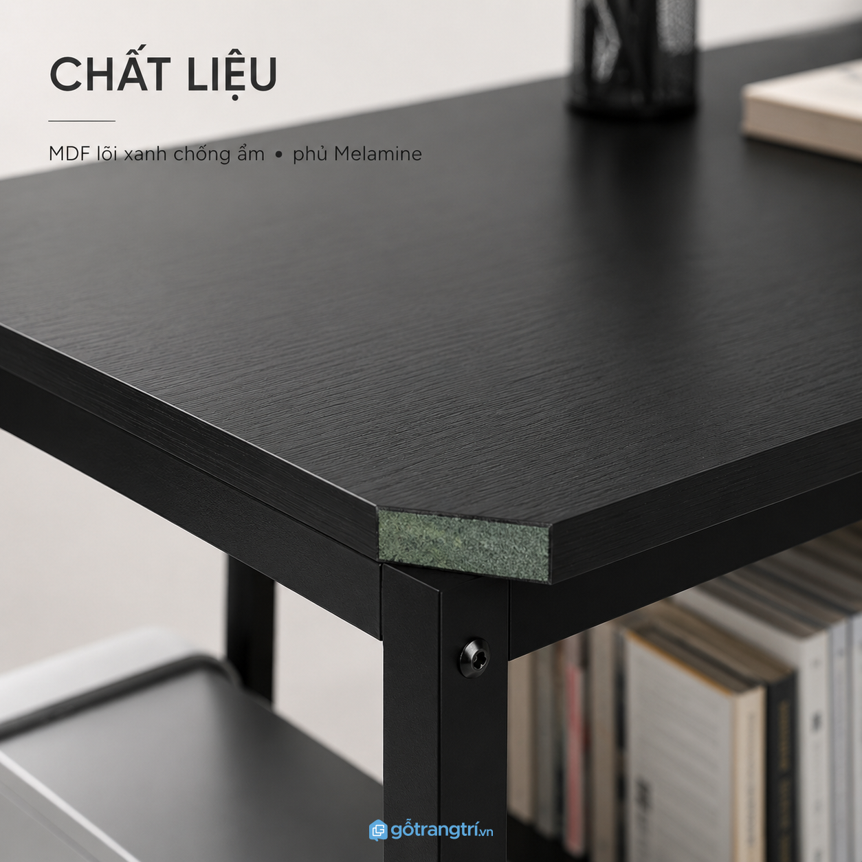 Khung sắt chắc chắn kết hợp mặt gỗ bền đẹp