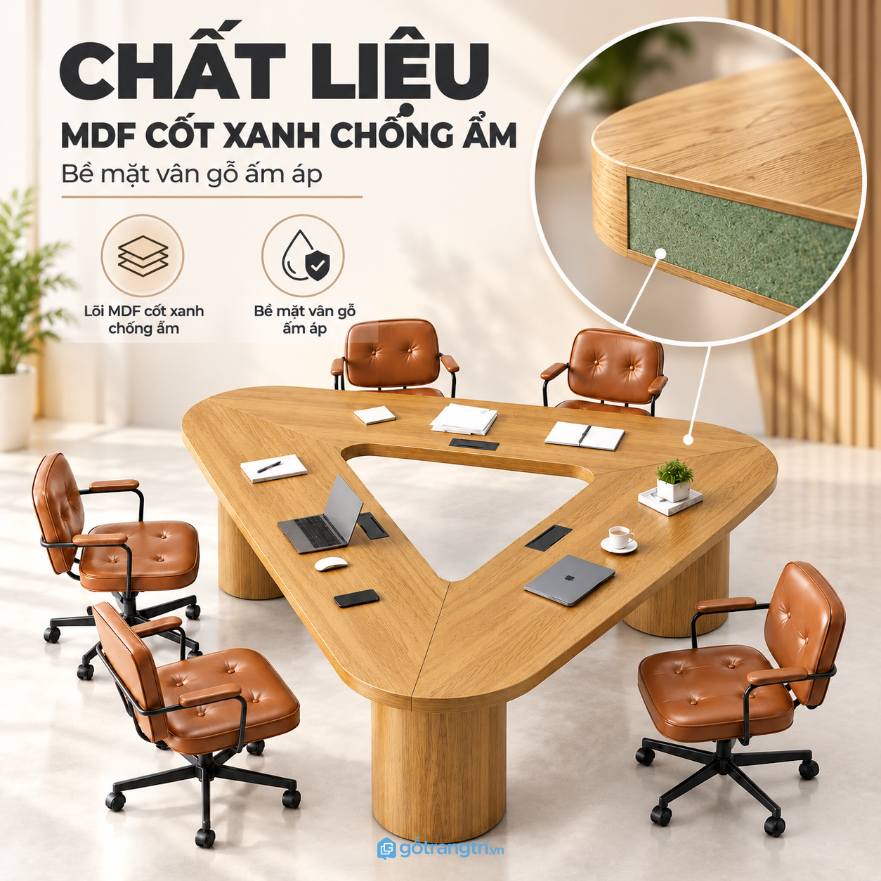 Mặt bàn gỗ rộng, bố trí thiết bị thuận tiện