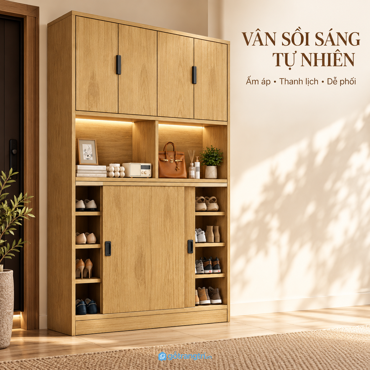 Mẫu tủ kết hợp khoang kín phía trên, kệ trưng bày ở giữa và khu vực để giày phía dưới. Cách bố trí này giúp người dùng sắp xếp đồ đạc theo